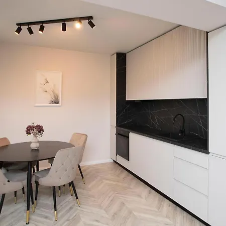 Апартаменти Boudoir Tower - 15th Floor Клуж-Напока