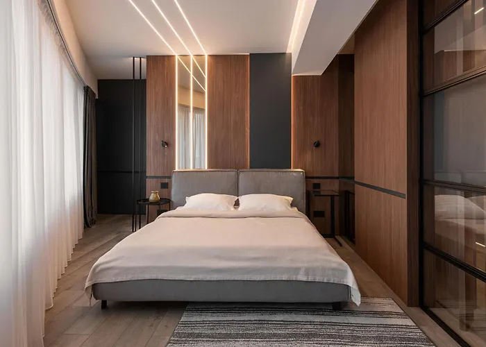 Boudoir Tower - 15th Floor *