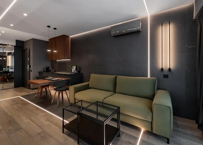 Boudoir Tower - 15th Floor